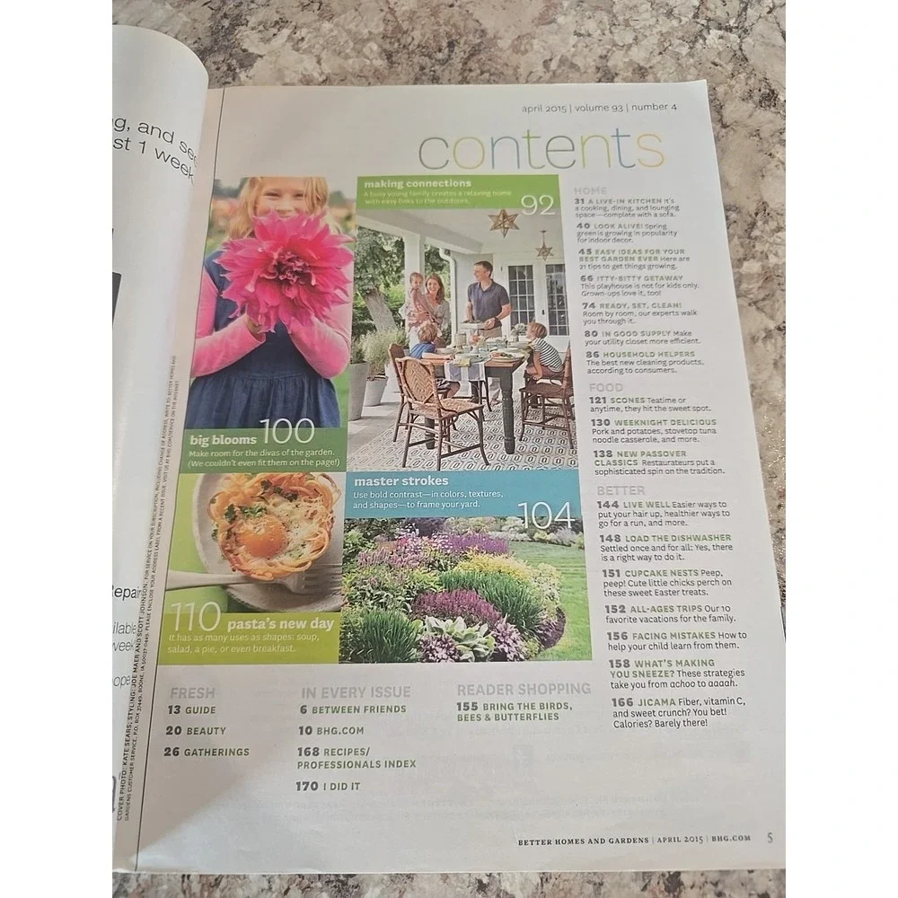 Better Homes and Gardens Magazine April 2015 The Garden Issue‎ Color In Bloom